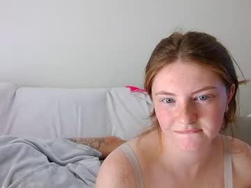 girl Chaturbat Sex Cams with ellabarnley