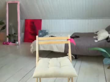 girl Chaturbat Sex Cams with emiliya057