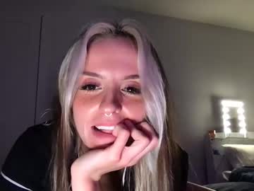 girl Chaturbat Sex Cams with chandraxo