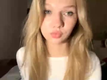 girl Chaturbat Sex Cams with sultry_dreamer_4ever