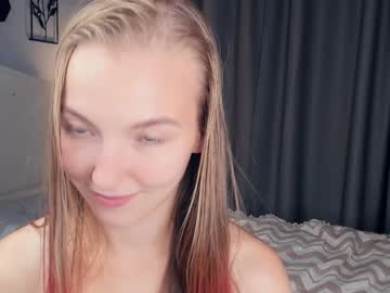 girl Chaturbat Sex Cams with fluttery_talk