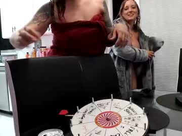 couple Chaturbat Sex Cams with mistie_hightops