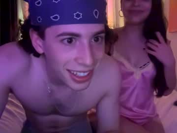 couple Chaturbat Sex Cams with yaraandleo